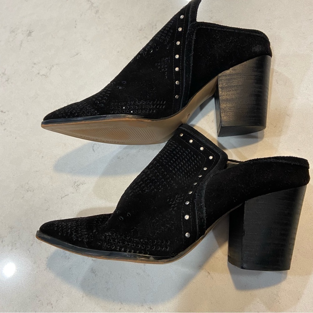 Gibson Latimer Nora perforated Suede pointed toe Mules Size 7.5 silver studs